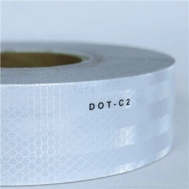 Біла світловідбиваюча стрічка DOT C2 для причепів